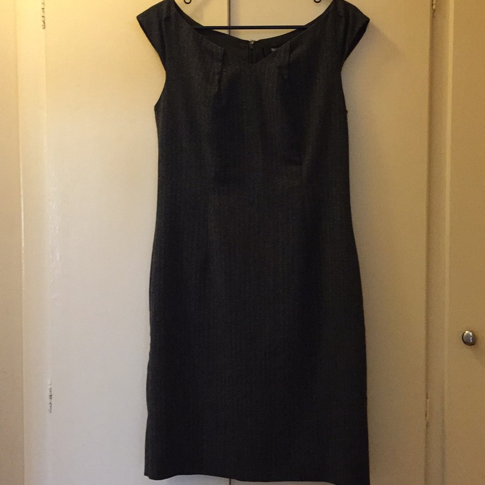 Missing size 8 stretch grey sleeveless dress
